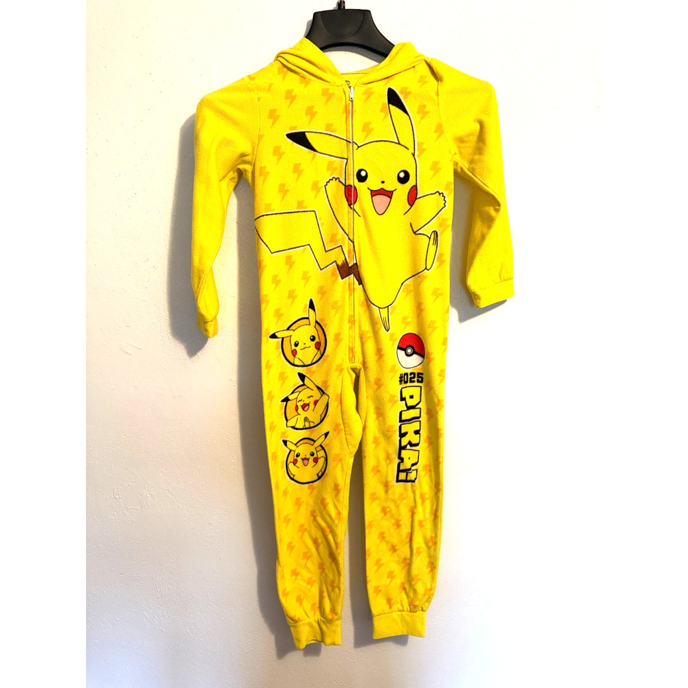 Pokemon Pikachu Yellow One Piece Jumpsuit Kids Sz8 for sleep/lounging/casual